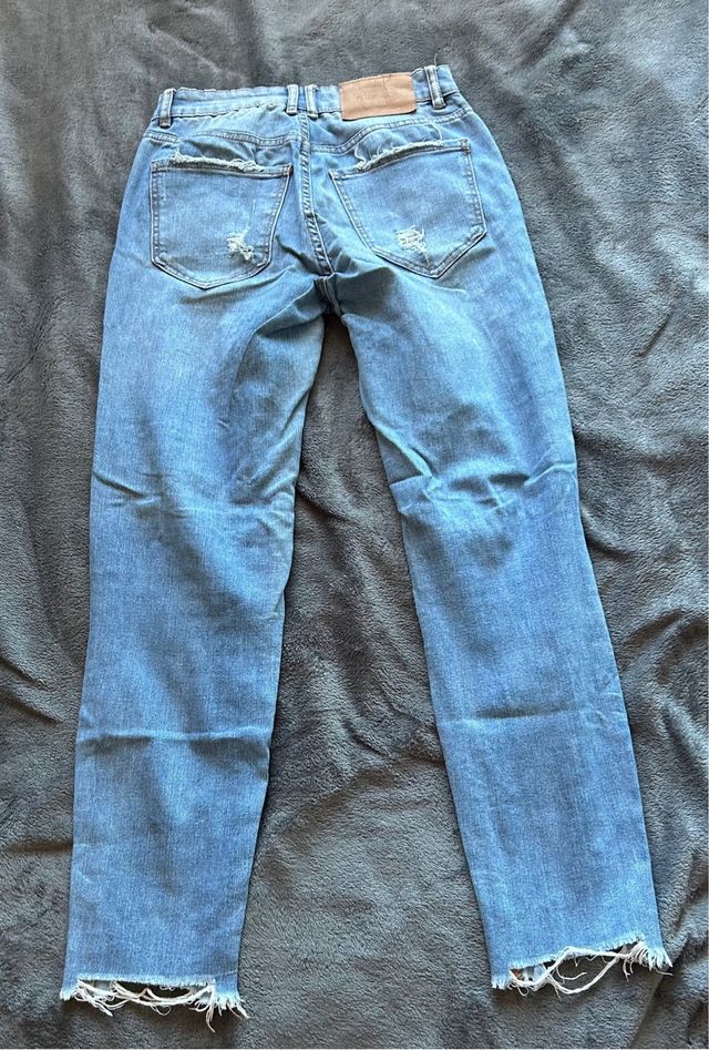 Pantalón vaquero Pull&Bear desgastado