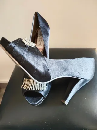 Sandalias Dori fiesta negras con pedrería