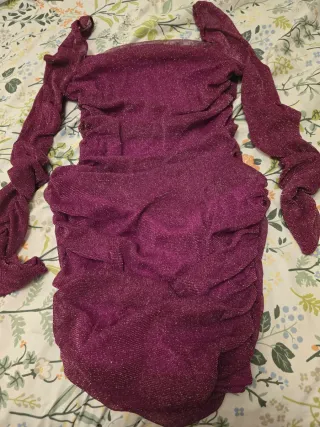 Vestido morado brillante manga larga