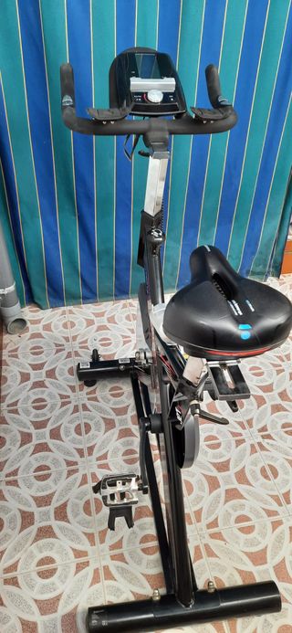 Bicicleta Estática SportsTech SH400