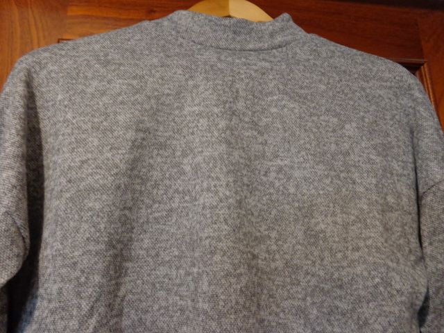 Jersey gris con puños de pelo