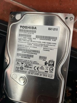 Discos Duros. Toshiba 1TB y Hitachi 500GB SATA