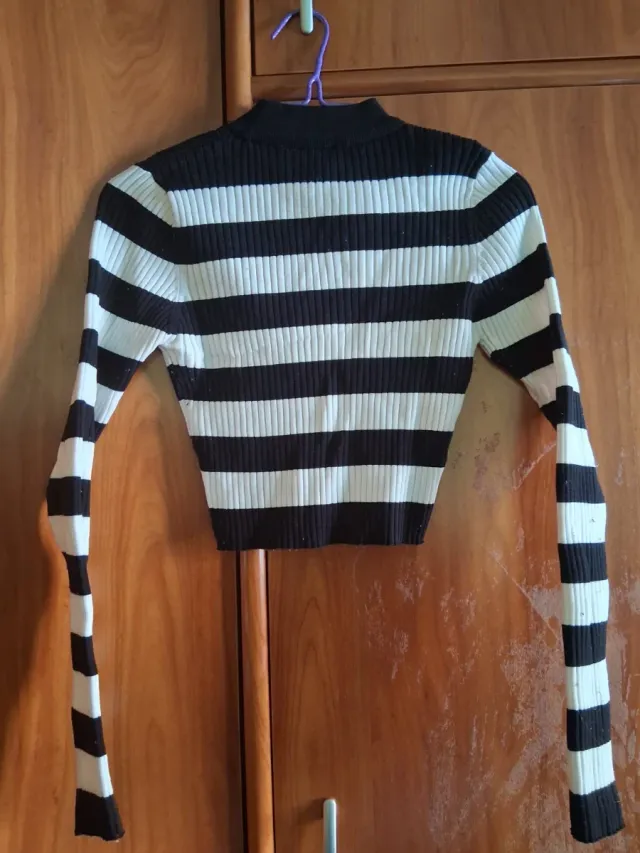 Jersey rayas cuello alto crop top