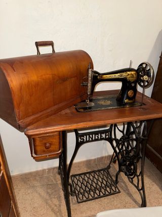 Máquina de coser Singer antigua