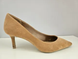 Zapatos de tacón beige ante