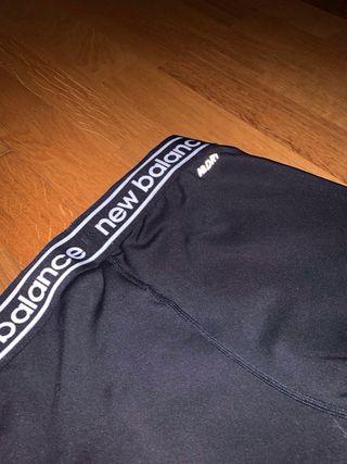 Mallas pirata New Balance negras