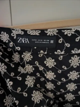 Pantalón corto Zara estampado floral 