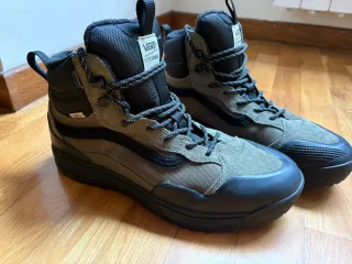 Botas Vans Ultrarange Negras y Verdes