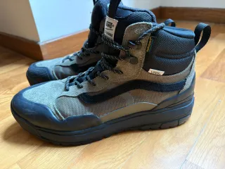 Botas Vans Ultrarange Negras y Verdes