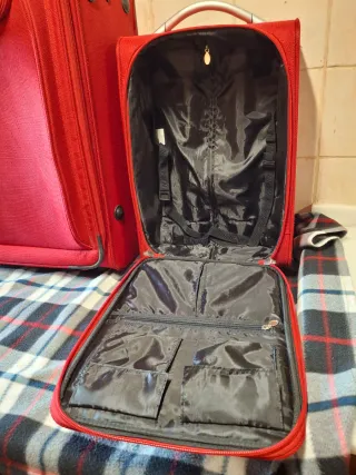 2 Maletas de viaje rojas