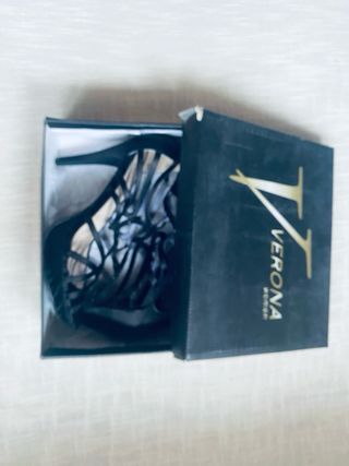 Zapatos negros con cristales + par regalo