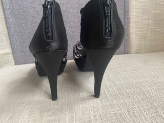 Zapatos negros con cristales + par regalo