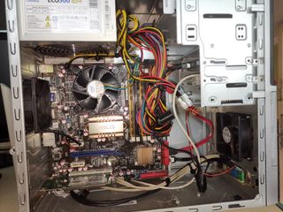 Torre PC Asus Intel Core 2 Quad Q8300