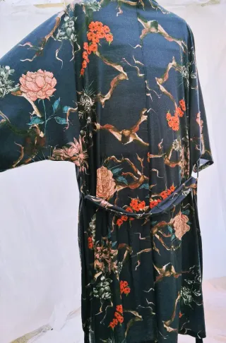 Vestido Kimono estampado floral. 48 o 50. 