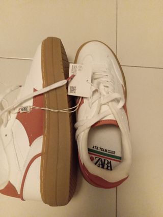 Zapatillas Zara Blancas y Rojas Talla 40