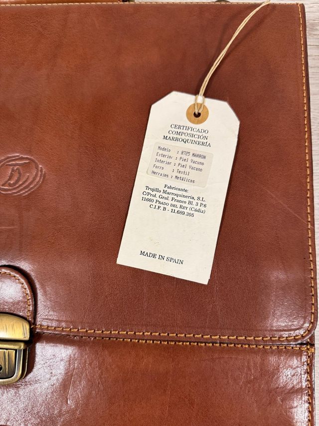 Maletín de piel marrón