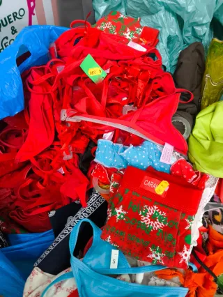 NUEVO CON ETIQUETAS .Lote Ropa, Calzado y Bolsos ,