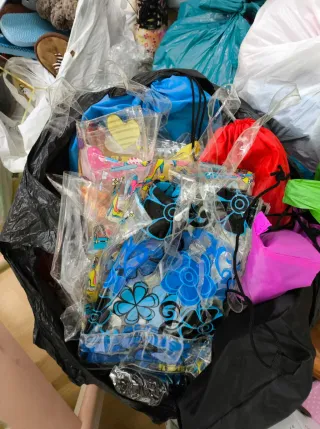 NUEVO CON ETIQUETAS .Lote Ropa, Calzado y Bolsos ,