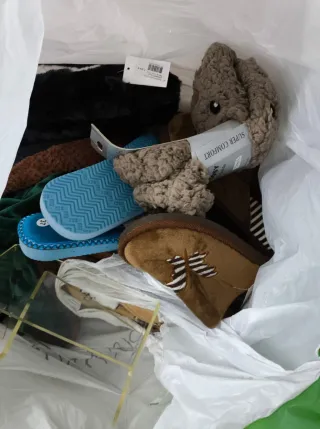 NUEVO CON ETIQUETAS .Lote Ropa, Calzado y Bolsos ,
