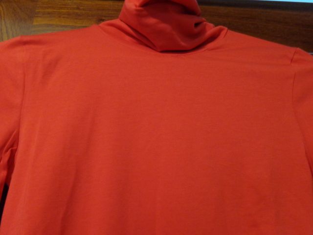 2 Jerséis cuello alto morado/rojo