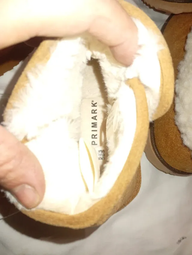 Zapatillas de estar por casa niña beige