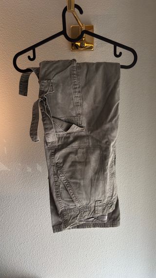 Pantalón Cargo Bershka Gris