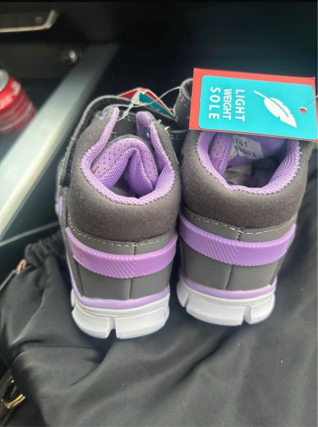 Zapatillas niña Talla 23 sin estrenar