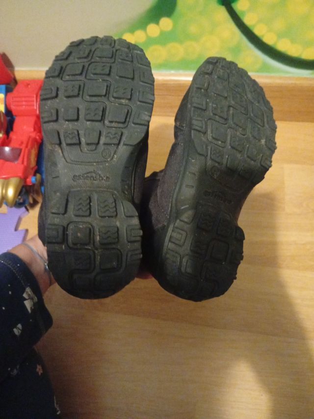 Botas Quechua Talla 32 Bajas Temperaturas