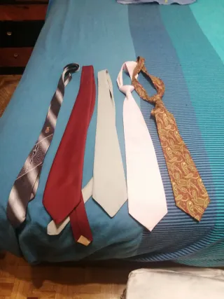 Corbatas a 1€ cada una