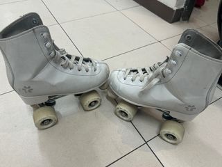 Patines de 4 ruedas blancos