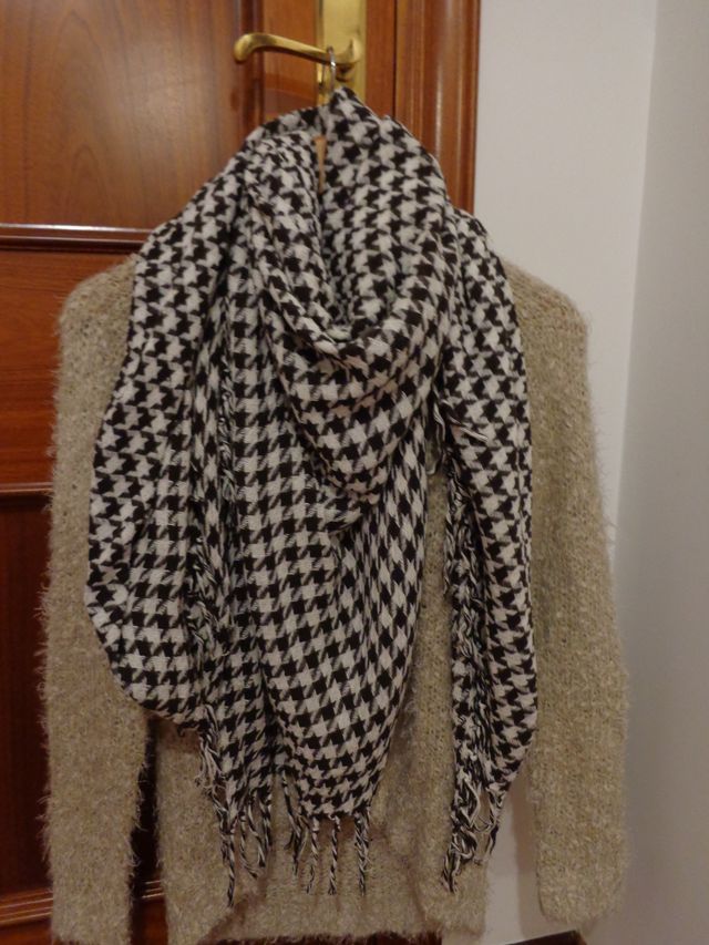 Bufanda Beige y Negra