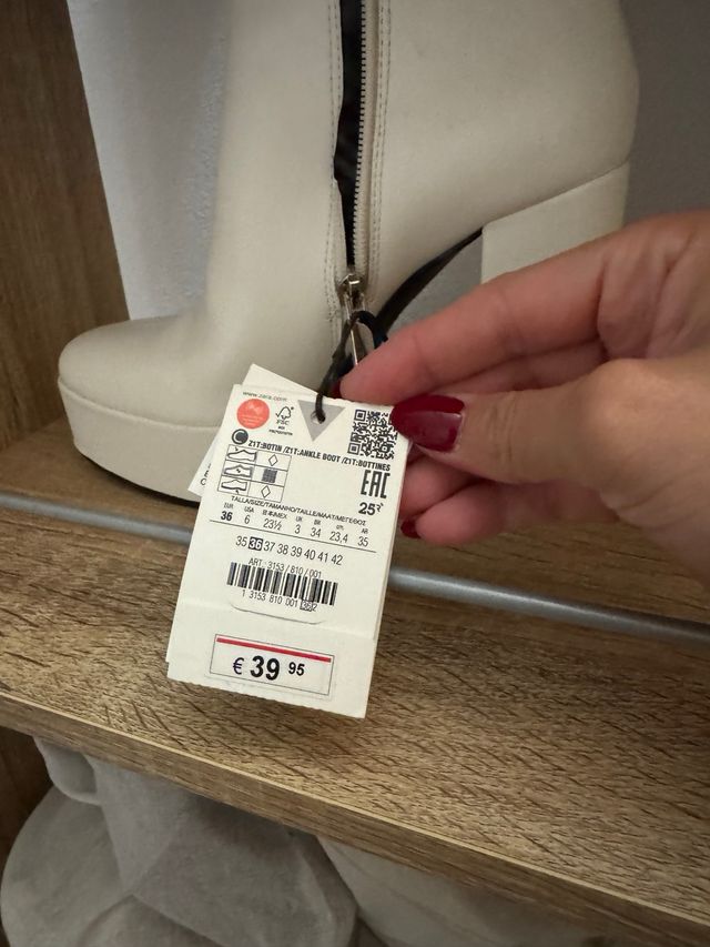 Tacones blancos plataforma y tacón grueso