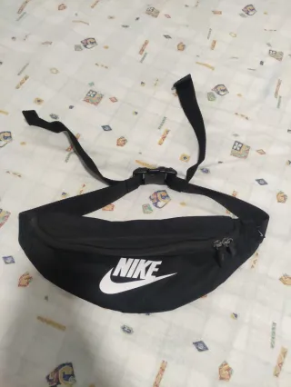 Riñonera Nike Negra