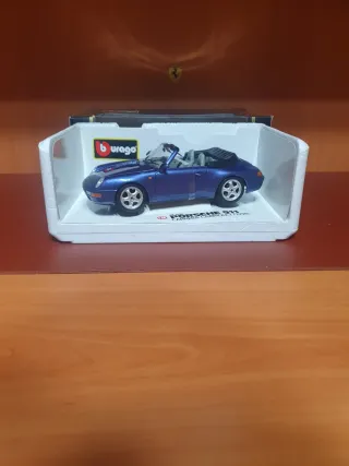 Porsche 911 Carrera Cabriolet Bburago scala 1/18