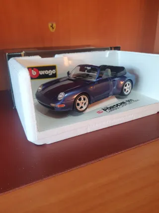 Porsche 911 Carrera Cabriolet Bburago scala 1/18