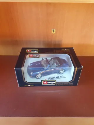 Porsche 911 Carrera Cabriolet Bburago scala 1/18