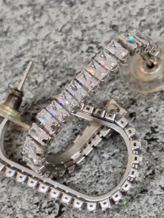 Orecchini bigiotteria con strass