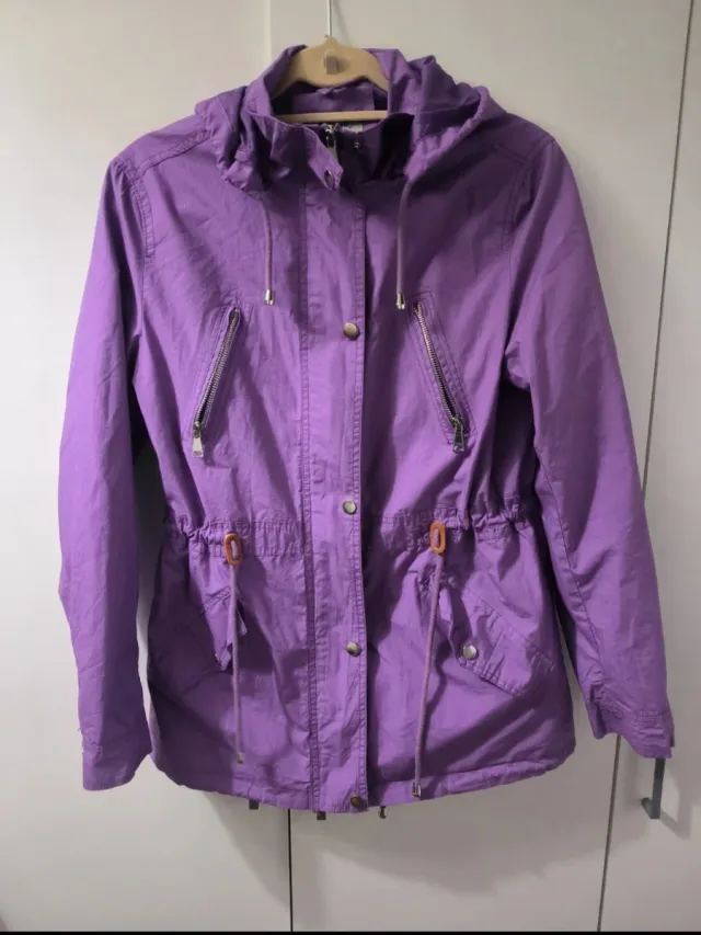 Abrigo Fittiway Morado con Capucha