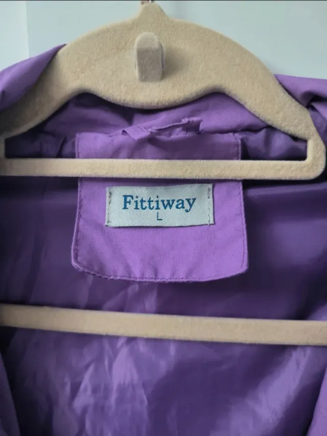 Abrigo Fittiway Morado con Capucha