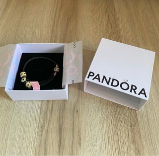 Pulsera cuero Pandora + 4 charms