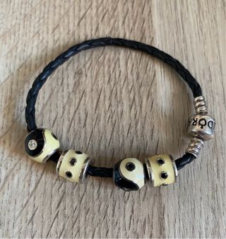Pulsera cuero Pandora + 4 charms