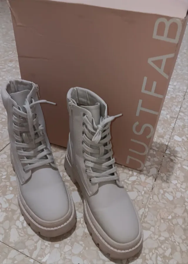 Botas JUST FAB Beige