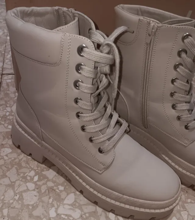 Botas JUST FAB Beige