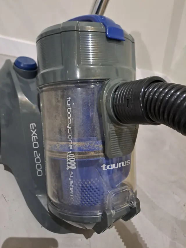 Aspirador Taurus Exeo 2000. 800W.