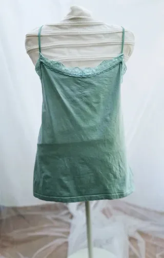Top lencero verde talla 46. 48. Nuevo. Mint.