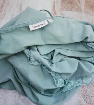 Top lencero verde talla 46. 48. Nuevo. Mint.