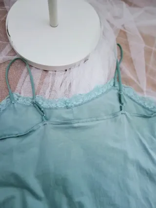 Top lencero verde talla 46. 48. Nuevo. Mint.