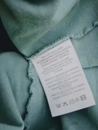 Top lencero verde talla 46. 48. Nuevo. Mint.