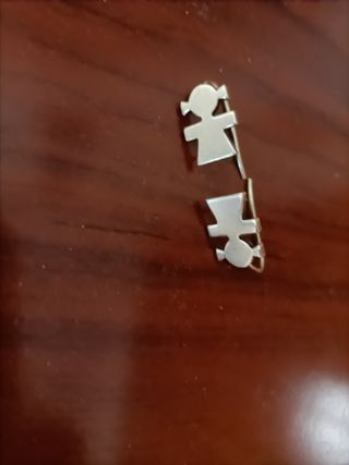 Colgante y cadena con pendientes