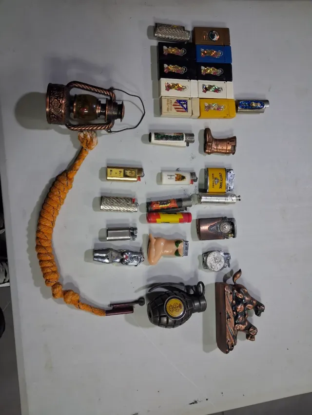 Lote de mecheros variados